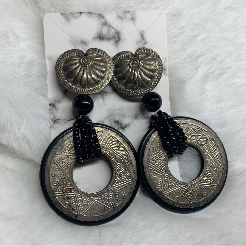 vintage 80s aged rustic metal and plastic circular earrings